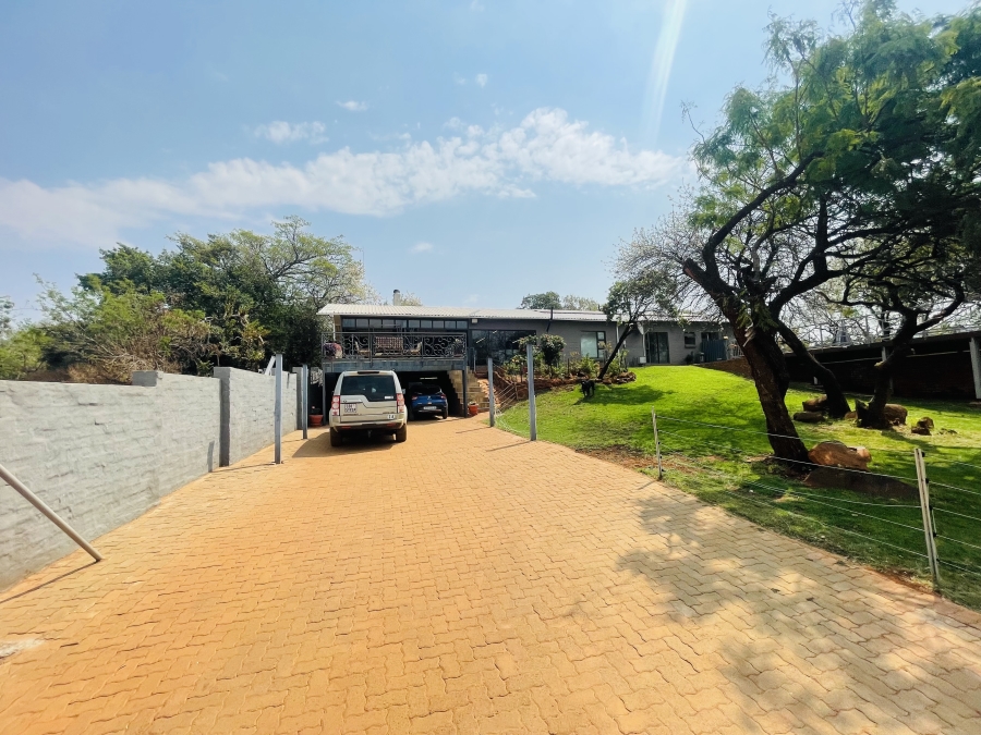 4 Bedroom Property for Sale in Silver Creek Gorge Estate North West